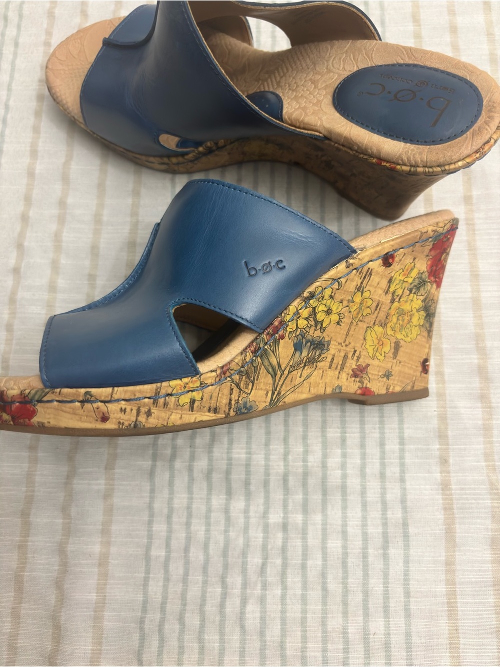 b.o.c Blue Leather Floral Cork Wedge Sandals